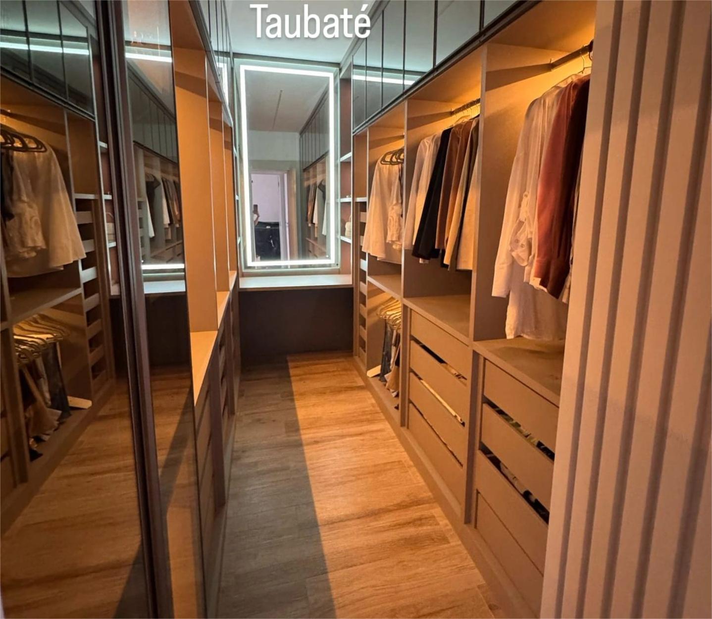 Assentamento de Piso Laminado Eucafloor com revestimento em madeiras